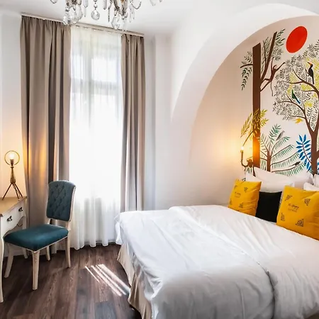 Mr Goergey Art Otel